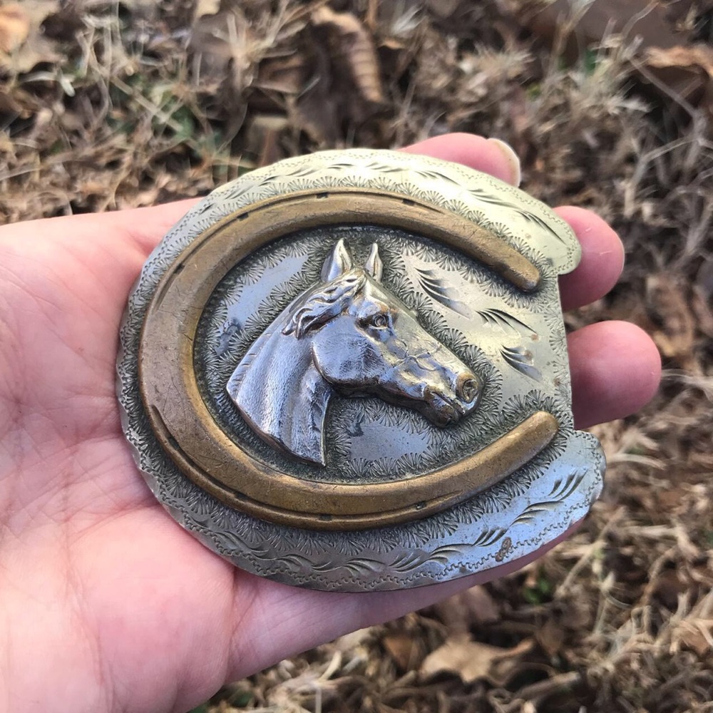 Vintage belt buckle western horse and horseshoe design
